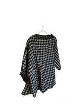 Load image into Gallery viewer, Black/White Plaid Jacket
